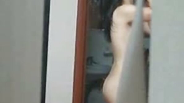 एक भाग्यशाली केटा को लागी दुई colleens द्वारा सुन्दर मौखिक काम